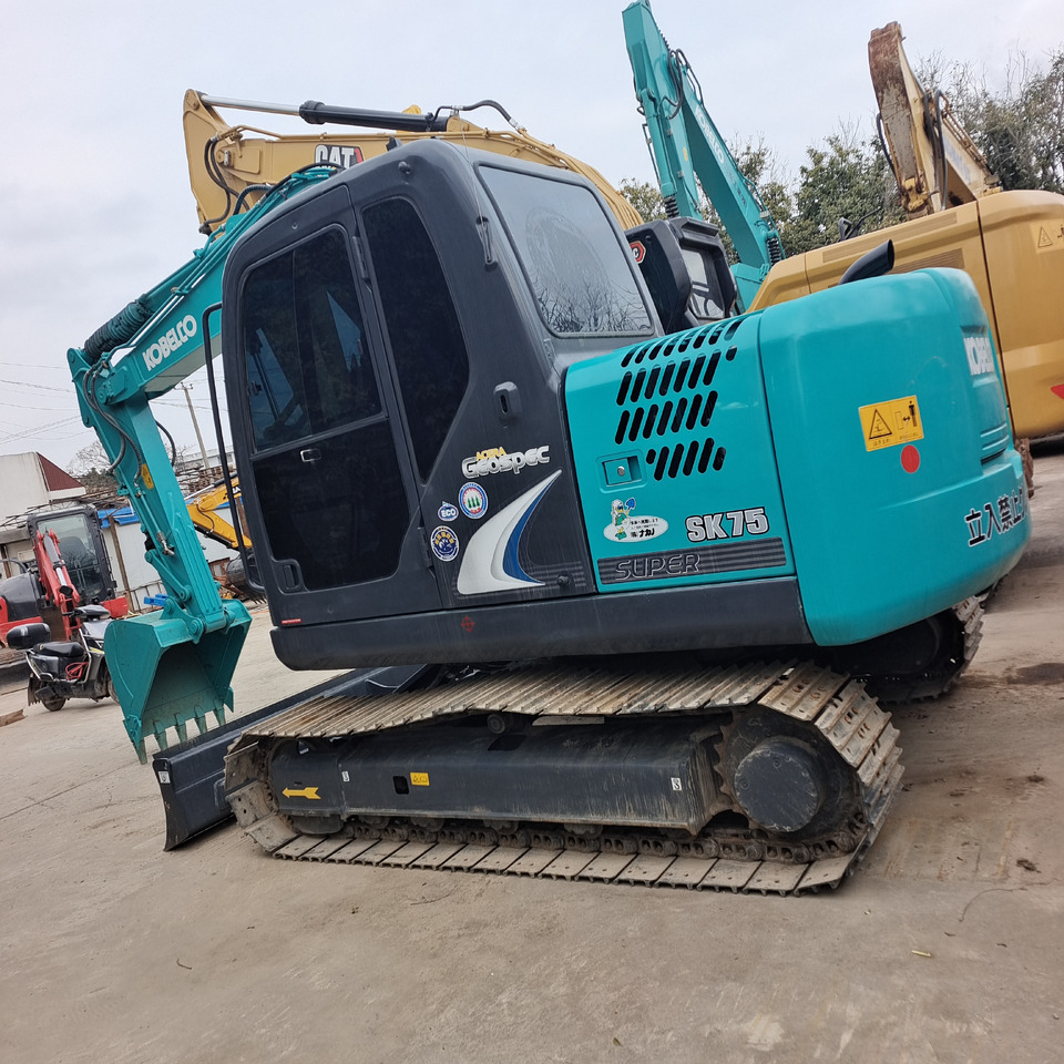 KOBELCO SK 75 SK75 Kobelco SK 140 200-8 210LC - Excavadora de cadenas: foto 1 KOBELCO SK 75 SK75 Kobelco SK 140 200-8 210LC - Excavadora de cadenas: foto 1