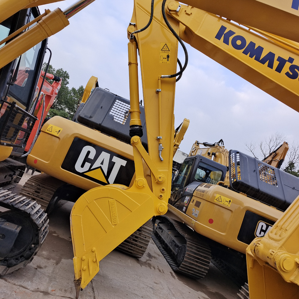 KOMATSU PC210LC-8 PC 210 LC - 8 - Excavadora de cadenas: foto 1 KOMATSU PC210LC-8 PC 210 LC - 8 - Excavadora de cadenas: foto 1