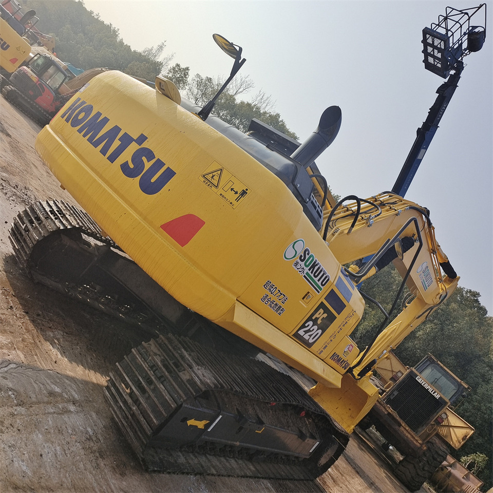KOMATSU PC220-8 PC 220 - 8 - Excavadora de cadenas: foto 3 KOMATSU PC220-8 PC 220 - 8 - Excavadora de cadenas: foto 3