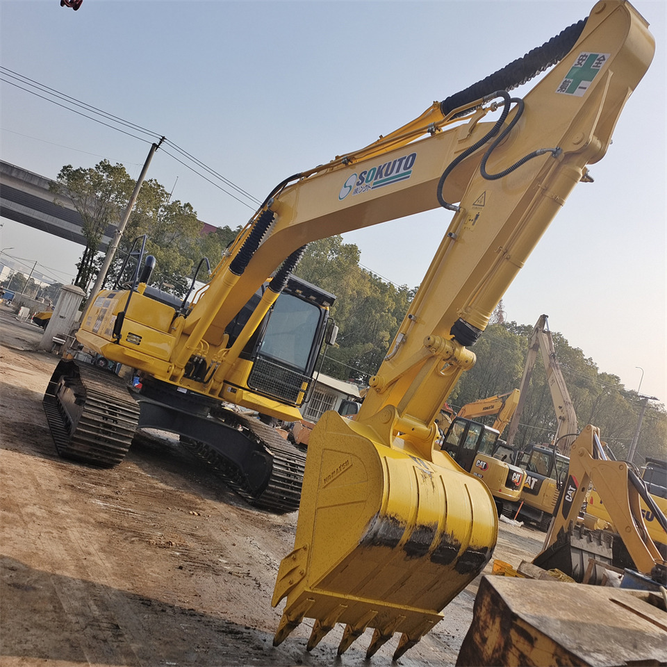KOMATSU PC220-8 PC 220 - 8 - Excavadora de cadenas: foto 5 KOMATSU PC220-8 PC 220 - 8 - Excavadora de cadenas: foto 5