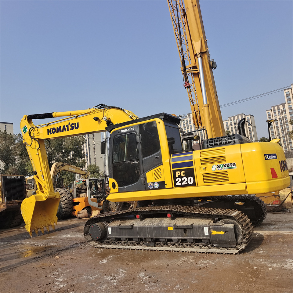 KOMATSU PC220-8 PC 220 - 8 - Excavadora de cadenas: foto 1 KOMATSU PC220-8 PC 220 - 8 - Excavadora de cadenas: foto 1