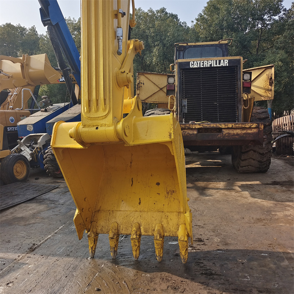 KOMATSU PC220-8 PC 220 - 8 - Excavadora de cadenas: foto 4 KOMATSU PC220-8 PC 220 - 8 - Excavadora de cadenas: foto 4