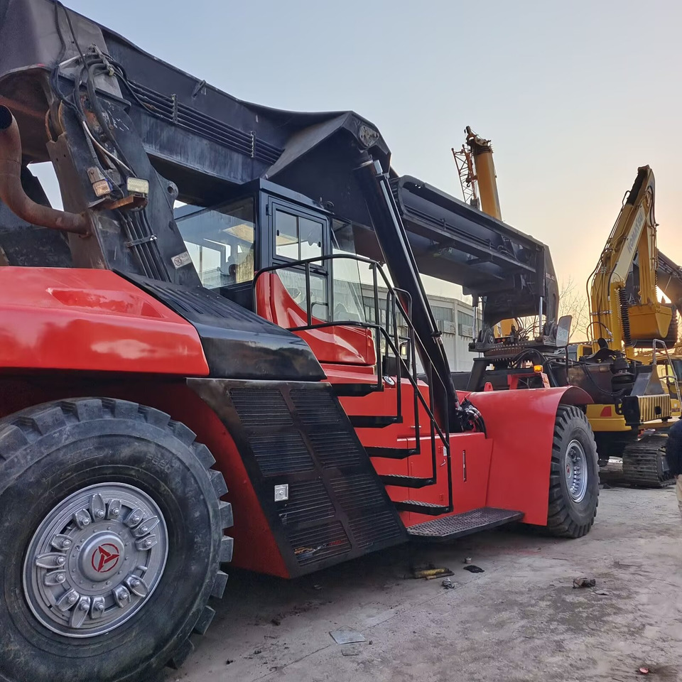 Reach stacker SANY SRSC 45 C30 45 TON Capacity SRSC45C30: foto 1