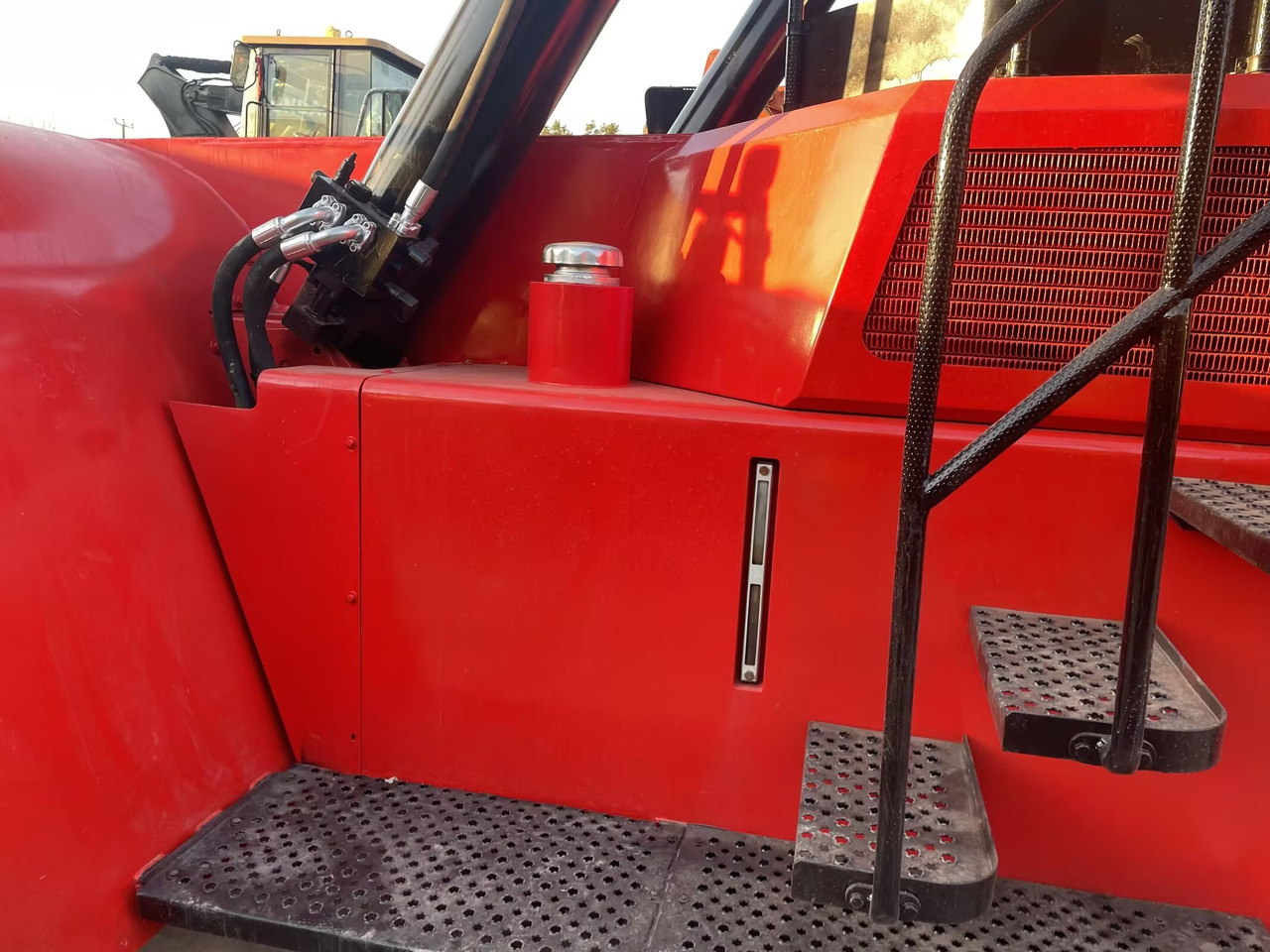 SANY SRSC45C30 - Reach stacker: foto 3 SANY SRSC45C30 - Reach stacker: foto 3