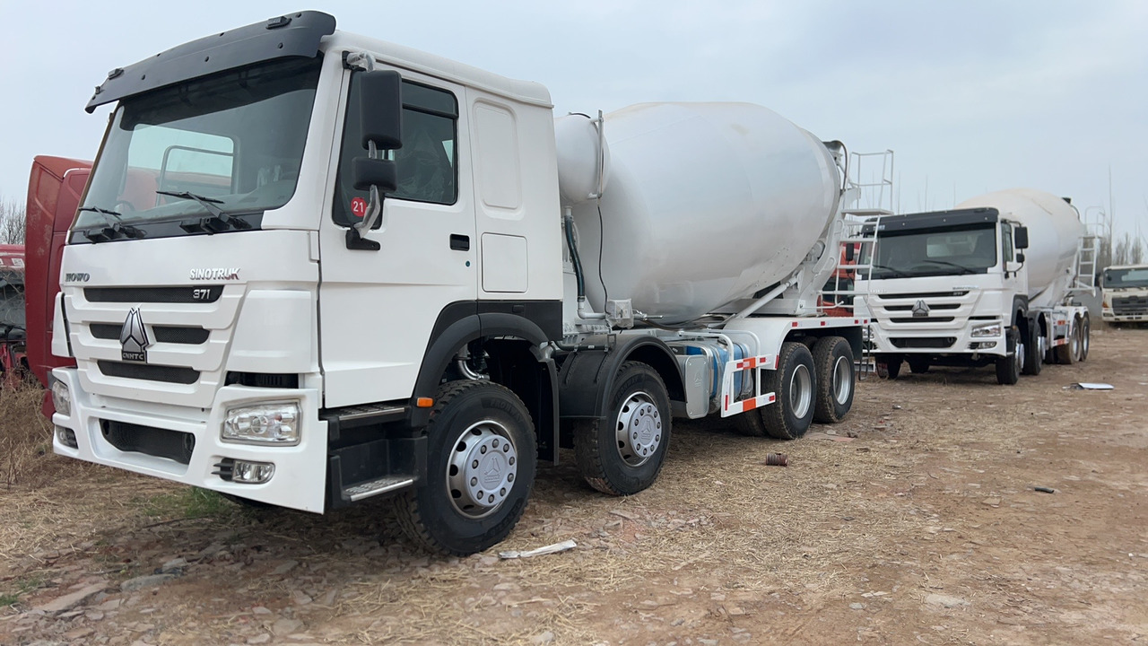 SINOTRUK HOWO 371 8X4 16 Cubic Meter SINOTRUK Howo Concrete Mixer Truck - Hormigonera: foto 1 SINOTRUK HOWO 371 8X4 16 Cubic Meter SINOTRUK Howo Concrete Mixer Truck - Hormigonera: foto 1