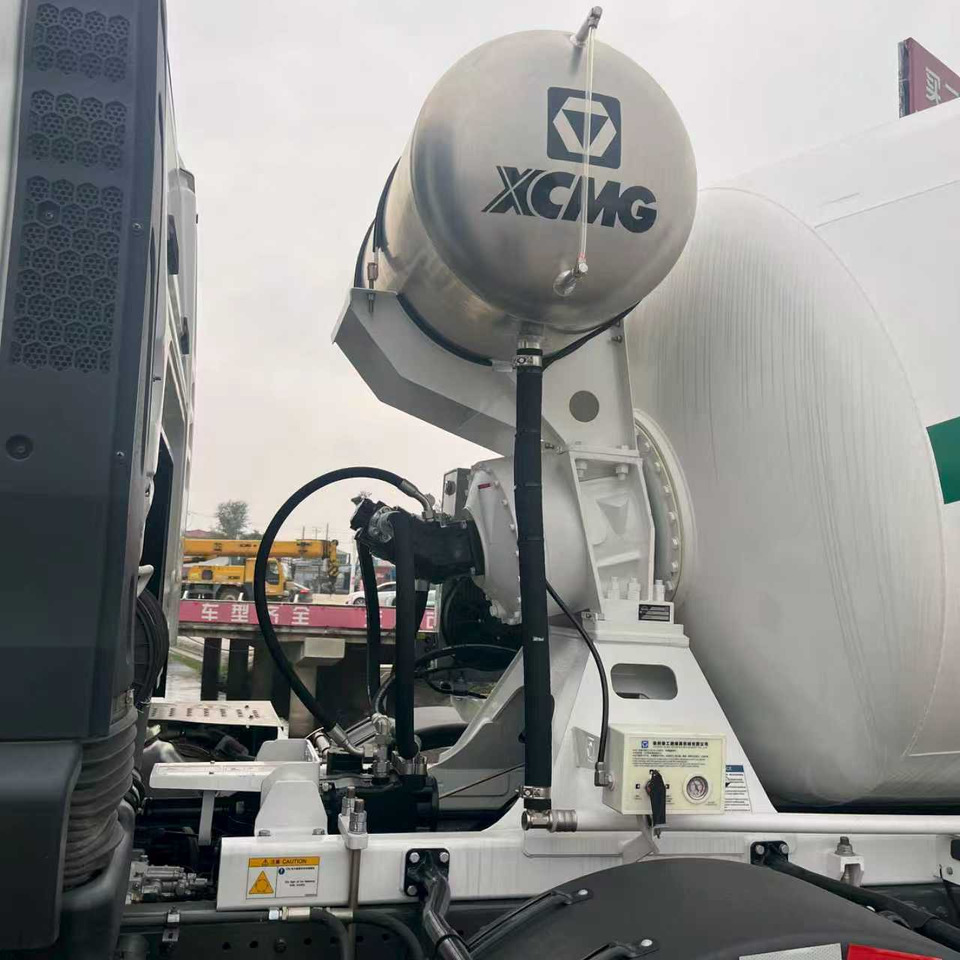 SINOTRUK HOWO TX350 Euro 5 - Camión hormigonera: foto 3 SINOTRUK HOWO TX350 Euro 5 - Camión hormigonera: foto 3