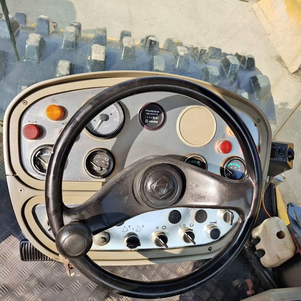 XCMG XS223J WITH SHEEP FOOT PAD - Apisonadora de asfalto: foto 3 XCMG XS223J WITH SHEEP FOOT PAD - Apisonadora de asfalto: foto 3