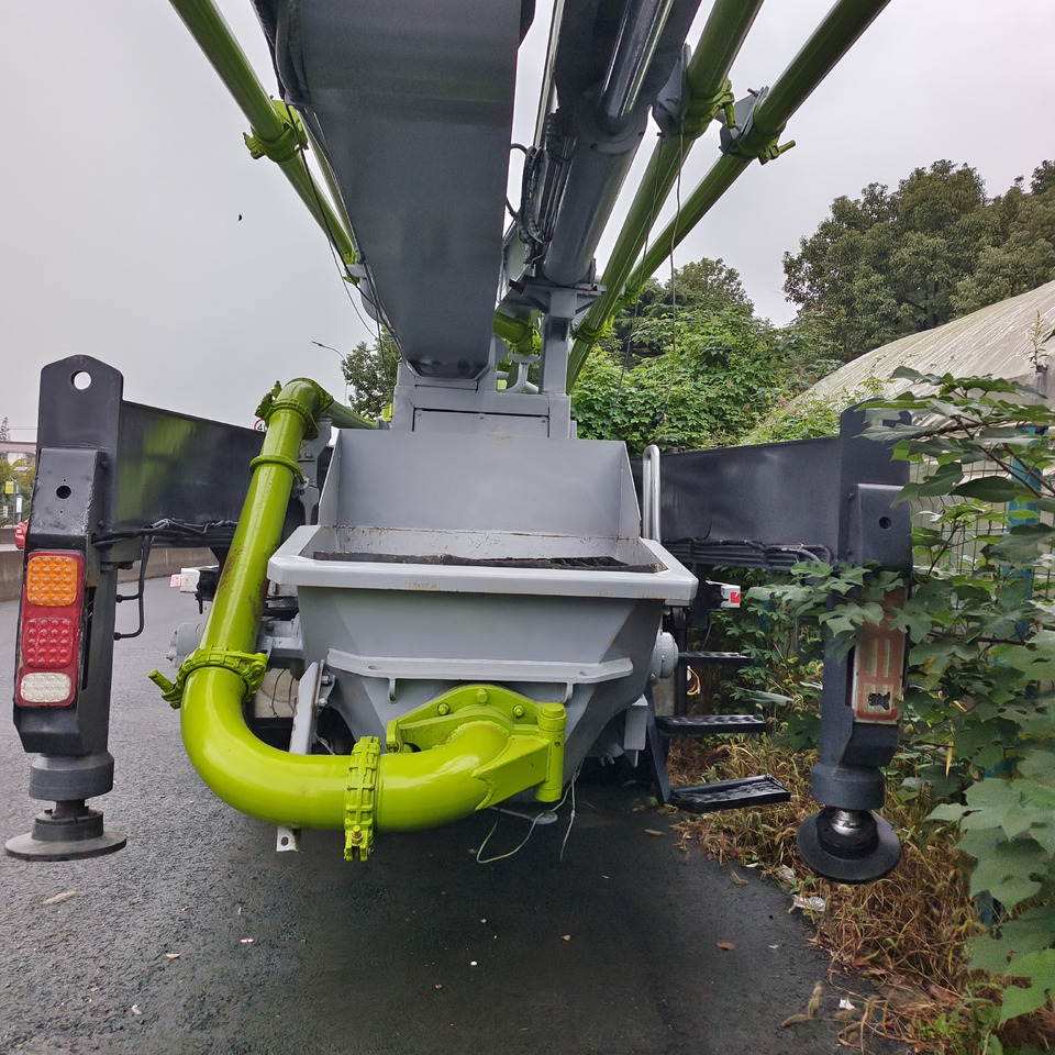 Camión bomba de hormigón nuevo ZOOMLION ZLJ5336THBSE 47 METER PUMP TRUCK: foto 11 Camión bomba de hormigón nuevo ZOOMLION ZLJ5336THBSE 47 METER PUMP TRUCK: foto 11