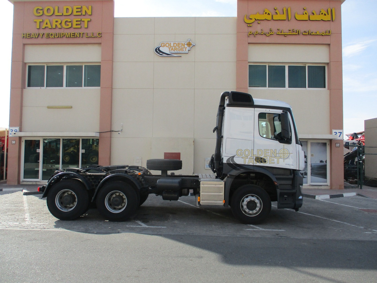 Mercedes-Benz Actros 3342 6x4 Right Hand Head Truck - Cabeza tractora: foto 5 Mercedes-Benz Actros 3342 6x4 Right Hand Head Truck - Cabeza tractora: foto 5
