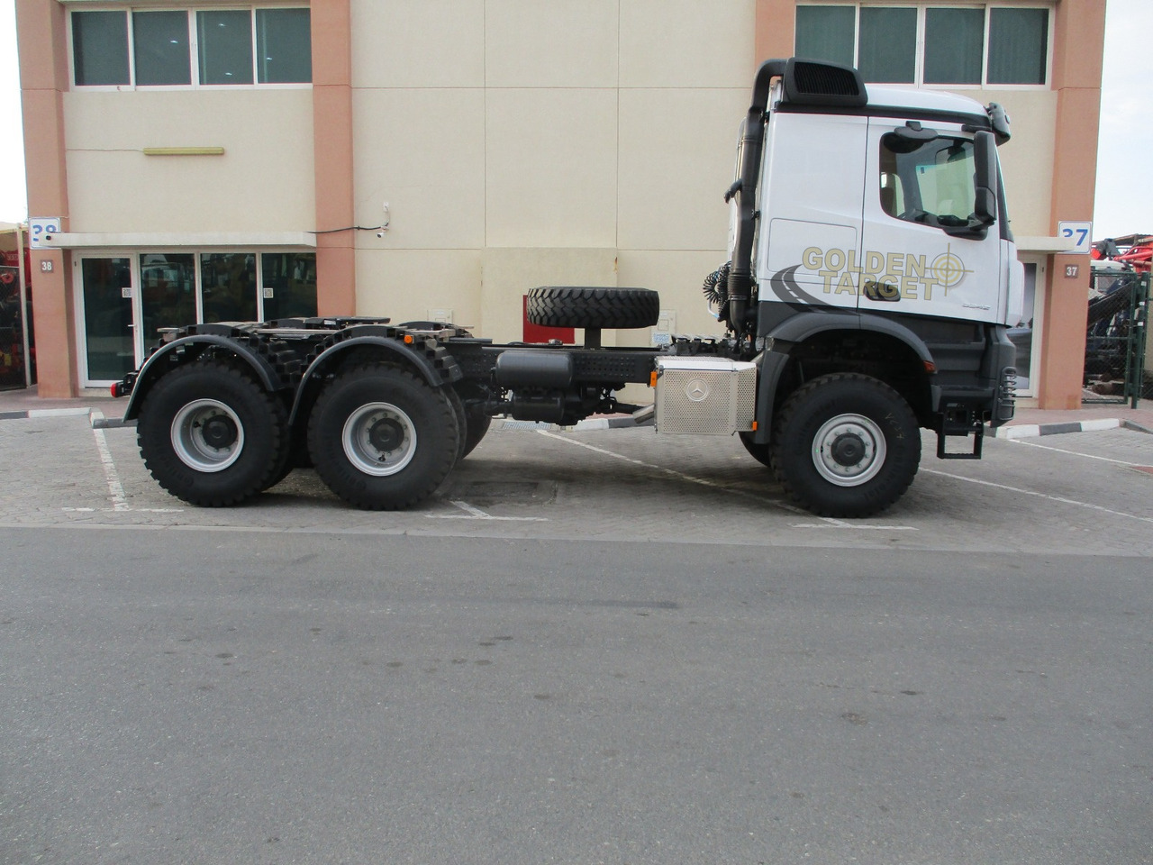 Mercedes-Benz Arocs 3342 6x6 Head Truck - Cabeza tractora: foto 5 Mercedes-Benz Arocs 3342 6x6 Head Truck - Cabeza tractora: foto 5