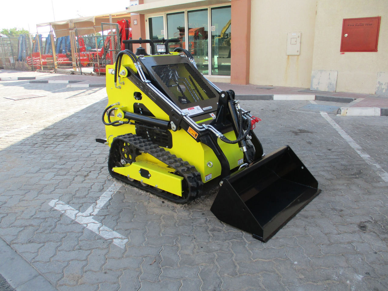 MACHPRO MPS330 Mini Skid Steer - Minicargadora: foto 1 MACHPRO MPS330 Mini Skid Steer - Minicargadora: foto 1