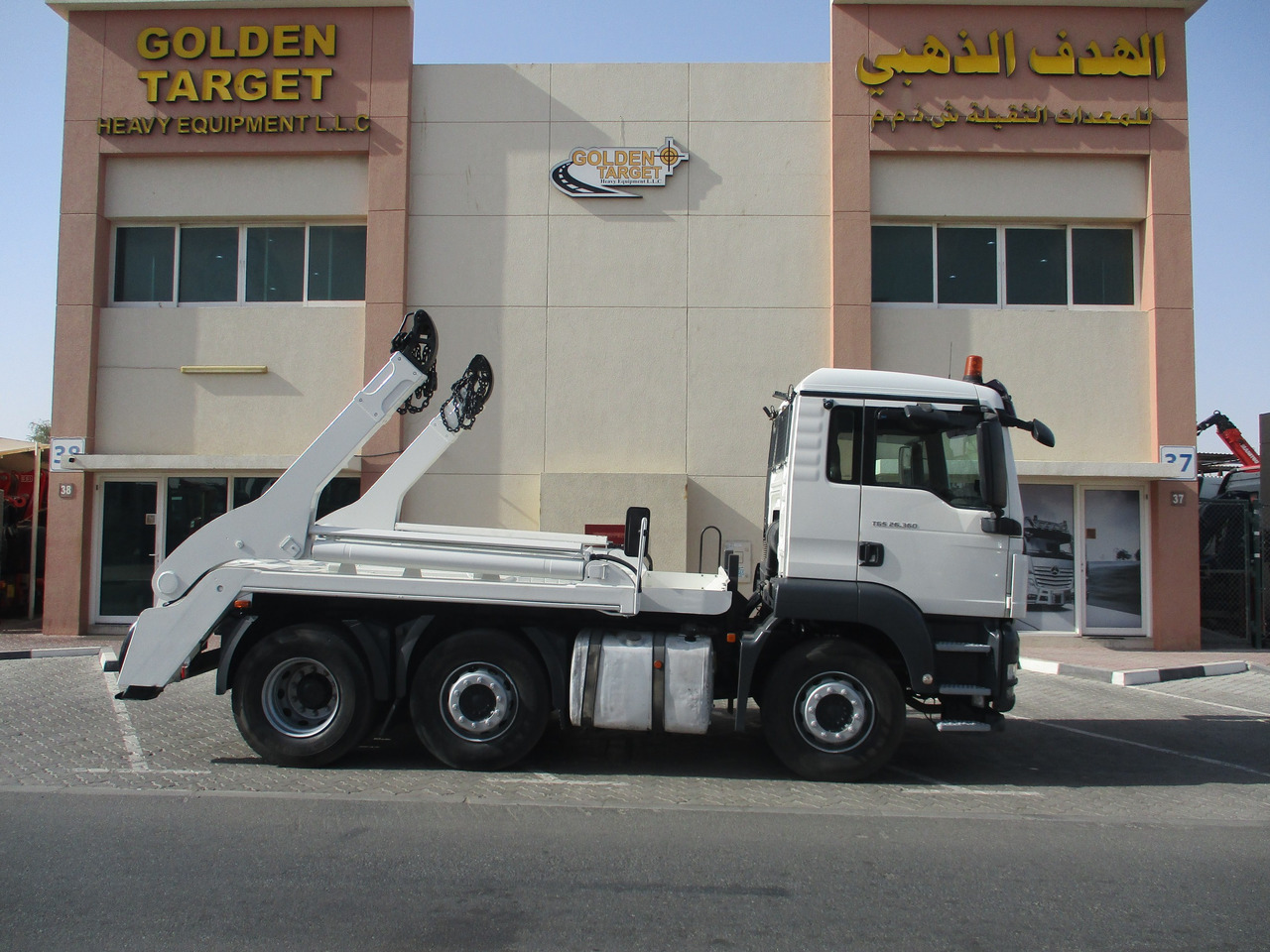 MAN TGS 26.360 6x2 Skip Loader - Camión portacontenedor de cadenas: foto 5 MAN TGS 26.360 6x2 Skip Loader - Camión portacontenedor de cadenas: foto 5