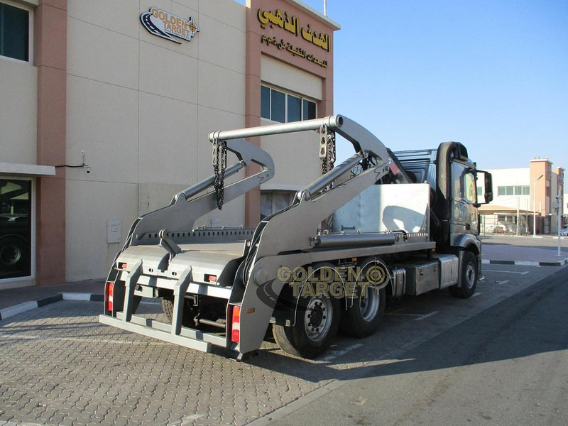 Mercedes-Benz 2642 6×2 Double Skip Loader with HIAB Crane - Cargadora: foto 2 Mercedes-Benz 2642 6×2 Double Skip Loader with HIAB Crane - Cargadora: foto 2