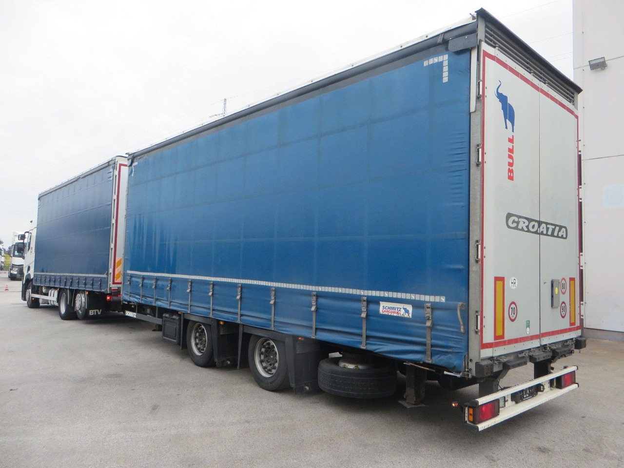 Renault T480 SC 6x2 Tandem jumbo 116m3 - Camión lona: foto 4 Renault T480 SC 6x2 Tandem jumbo 116m3 - Camión lona: foto 4
