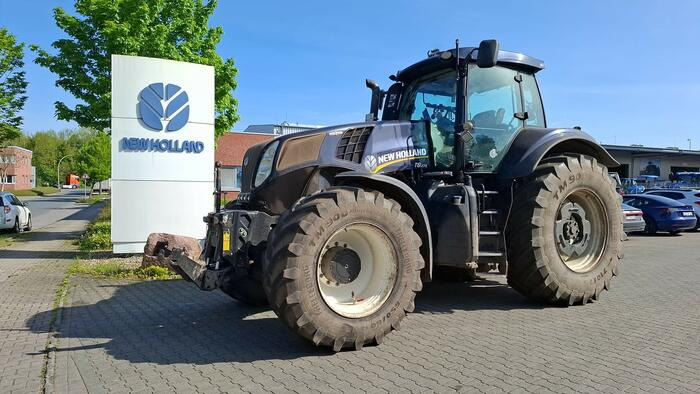 New Holland T8.275 - Tractor: foto 1 New Holland T8.275 - Tractor: foto 1