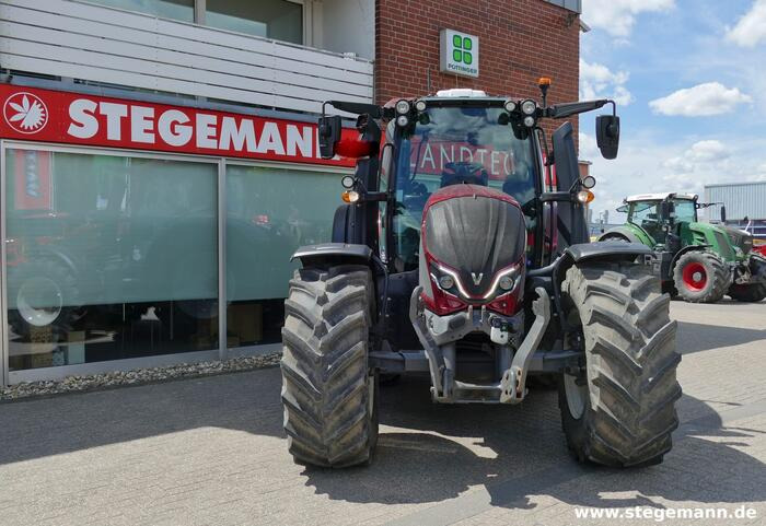 Valtra N155 - Tractor: foto 1 Valtra N155 - Tractor: foto 1