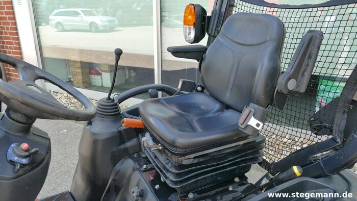 Yanmar SA 221 B - Tractor: foto 5 Yanmar SA 221 B - Tractor: foto 5