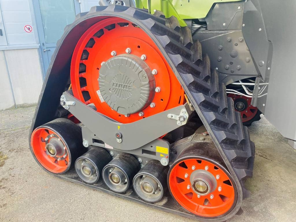 Tractor Claas XERION 5000 TRAC TS: foto 6