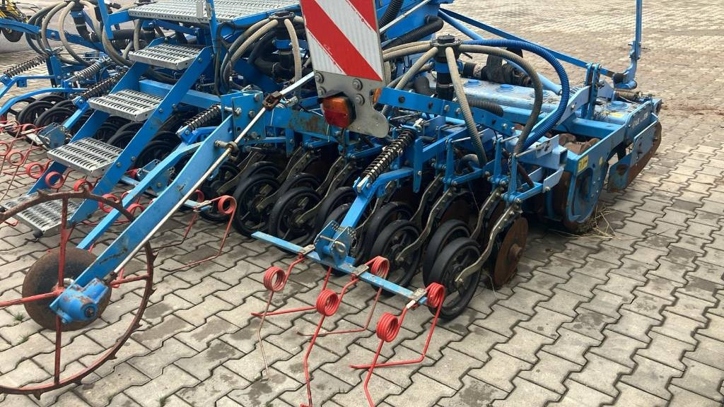 Lemken Solitair 8/400-DS 150 + Zirkon 12/400 - Sembradora: foto 4 Lemken Solitair 8/400-DS 150 + Zirkon 12/400 - Sembradora: foto 4