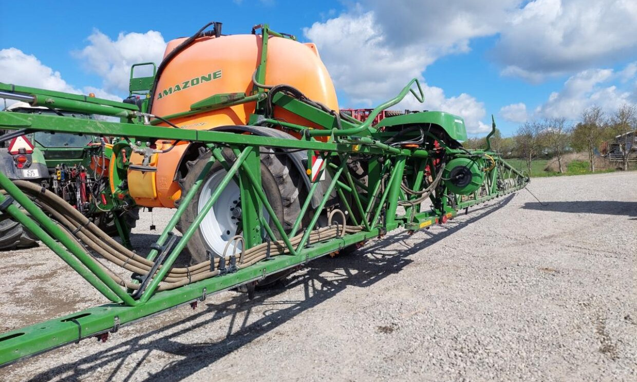 Pulverizador arrastrado Amazone UX 6200 Super 28-30 M: foto 11