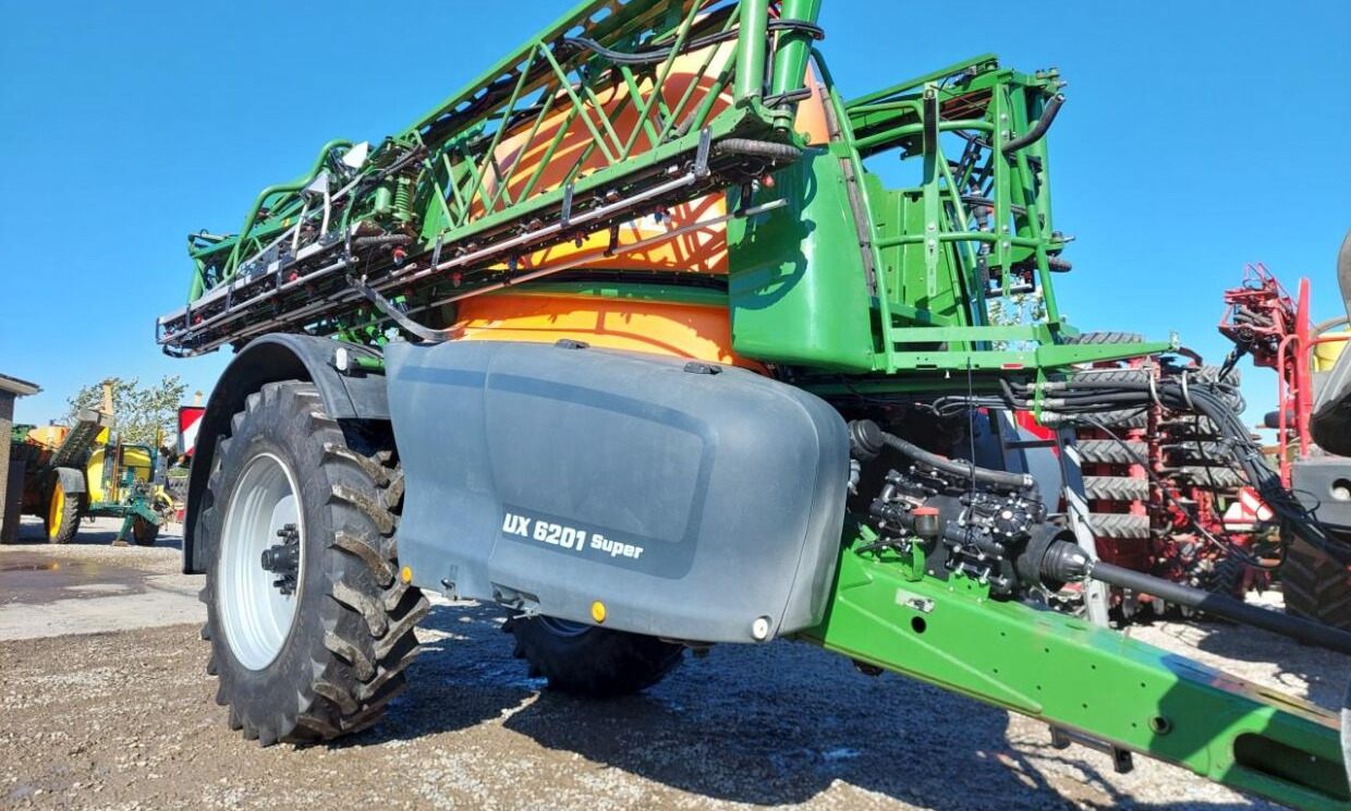 Amazone UX 6201 Super - 24-30-36m - Pulverizador arrastrado: foto 3 Amazone UX 6201 Super - 24-30-36m - Pulverizador arrastrado: foto 3