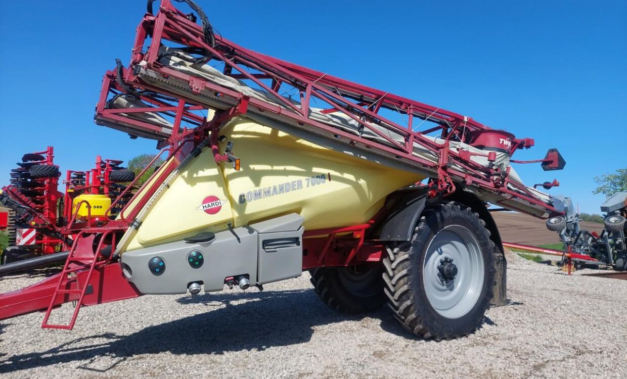 Hardi Commander 7000i - 28m Twin - Pulverizador arrastrado: foto 1 Hardi Commander 7000i - 28m Twin - Pulverizador arrastrado: foto 1