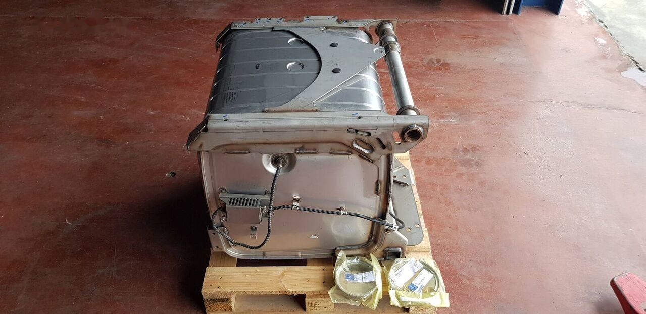 Eberspächer SC 2031 SH 5004 Mercedes-Benz ACTROS MB2 - Convertidor catalítico para Camión: foto 3 Eberspächer SC 2031 SH 5004 Mercedes-Benz ACTROS MB2 - Convertidor catalítico para Camión: foto 3