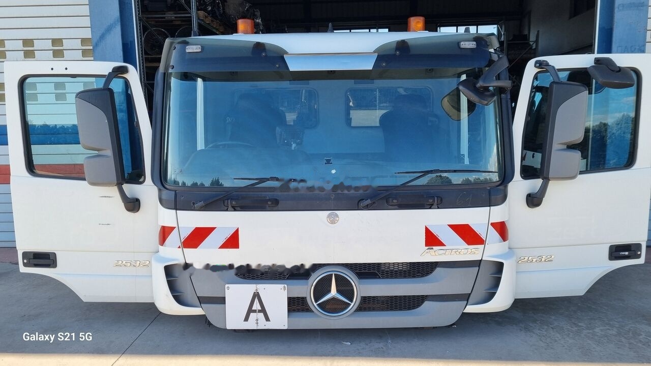 Mercedes-Benz CAB ACTROS SHORT EURO 5 A 9416002005 Mercedes-Benz MP3 ACTROS - Cabina para Camión: foto 5 Mercedes-Benz CAB ACTROS SHORT EURO 5 A 9416002005 Mercedes-Benz MP3 ACTROS - Cabina para Camión: foto 5