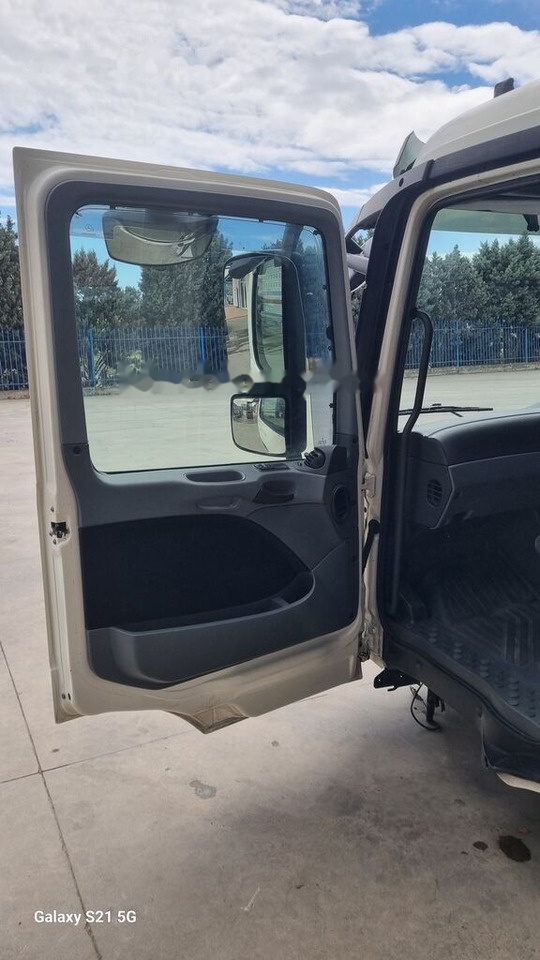 Mercedes-Benz CAB MERCEDES ACTROS MP 3 MEDIUM Mercedes-Benz ACTROS MP3 - Cabina para Camión: foto 1 Mercedes-Benz CAB MERCEDES ACTROS MP 3 MEDIUM Mercedes-Benz ACTROS MP3 - Cabina para Camión: foto 1