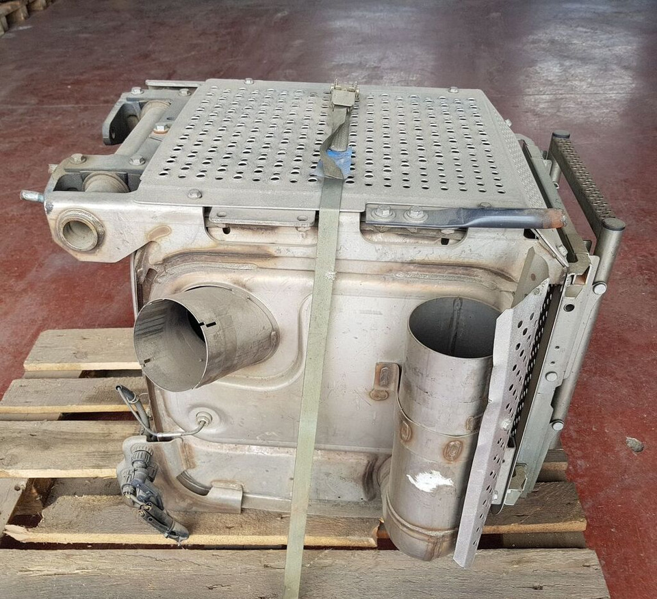 Mercedes-Benz GILLET Z308246 A 957 490 05 14 Mercedes-Benz - Convertidor catalítico para Camión: foto 1 Mercedes-Benz GILLET Z308246 A 957 490 05 14 Mercedes-Benz - Convertidor catalítico para Camión: foto 1