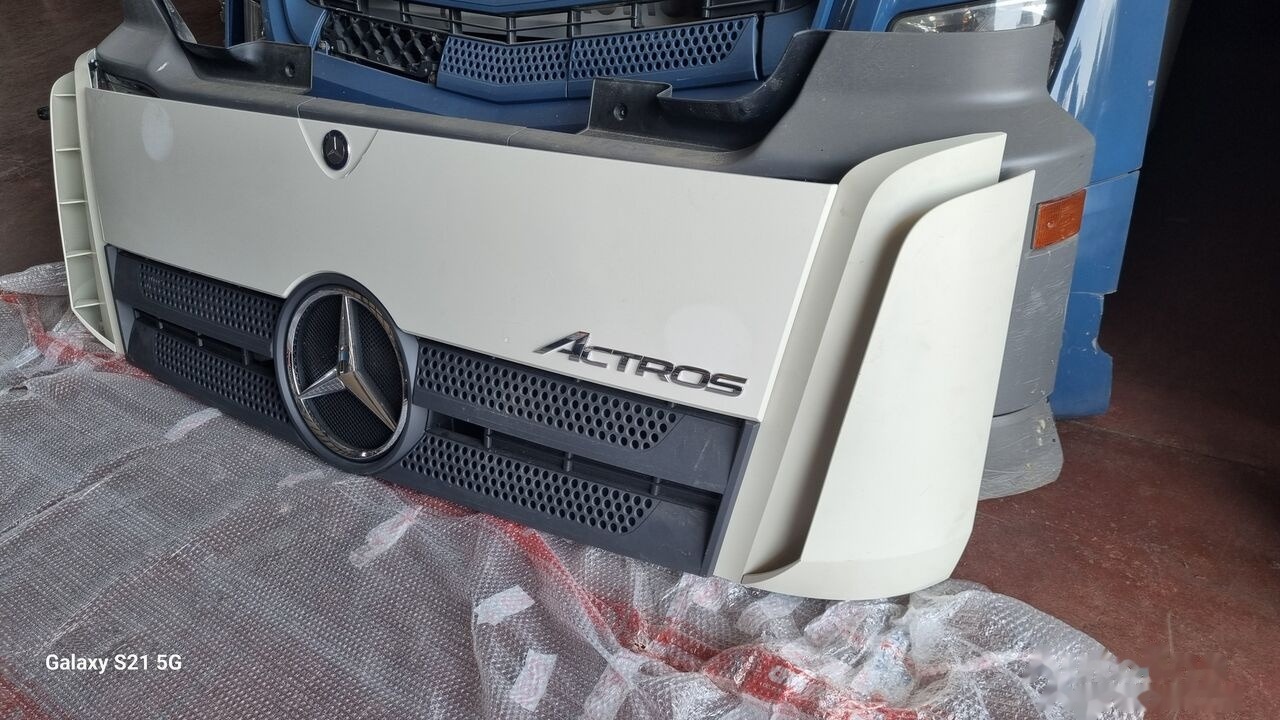 Mercedes-Benz MERCEDES ACTROS MP4 EURO 6 Mercedes-Benz ACTROS MP4 - Capota para Camión: foto 1 Mercedes-Benz MERCEDES ACTROS MP4 EURO 6 Mercedes-Benz ACTROS MP4 - Capota para Camión: foto 1