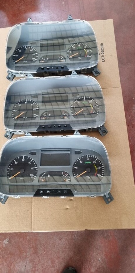 Mercedes-Benz VDO Mercedes-Benz ACTROS MB2 - Unidad de control para Camión: foto 5 Mercedes-Benz VDO Mercedes-Benz ACTROS MB2 - Unidad de control para Camión: foto 5