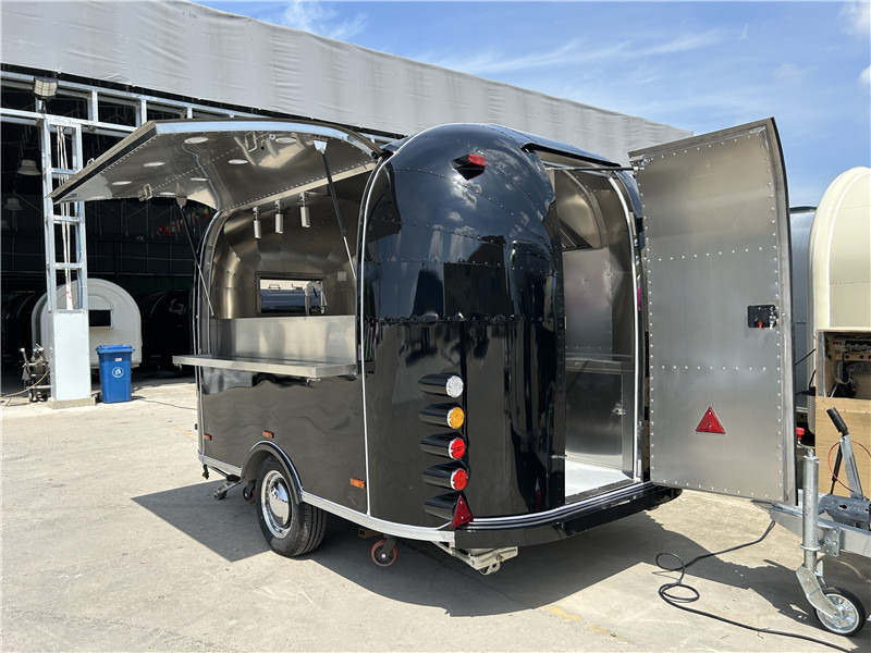 European Food Truck Crepe,Burger,Grilled Sausage,Lángos Food Trailer - Remolque venta ambulante: foto 3 European Food Truck Crepe,Burger,Grilled Sausage,Lángos Food Trailer - Remolque venta ambulante: foto 3