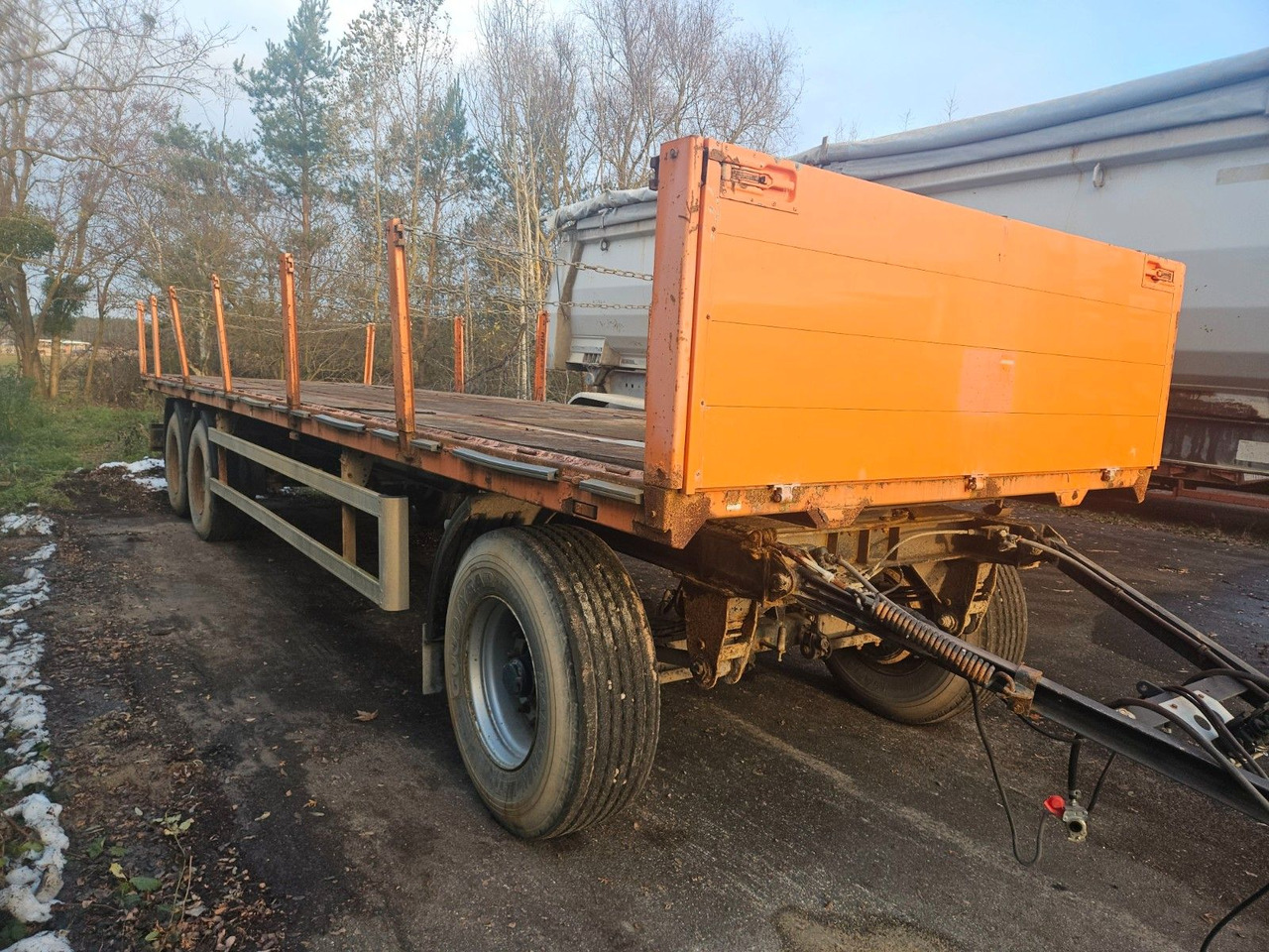 HKM L24/100E Plattformanhänger Rungen Blattfederung - Remolque plataforma/ Caja abierta: foto 2 HKM L24/100E Plattformanhänger Rungen Blattfederung - Remolque plataforma/ Caja abierta: foto 2