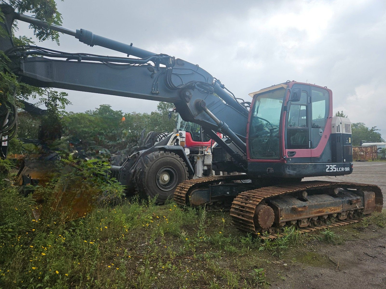 Hyundai Robex 235 LCR-9A Kurzheckbagger 25t - Excavadora de cadenas: foto 1 Hyundai Robex 235 LCR-9A Kurzheckbagger 25t - Excavadora de cadenas: foto 1