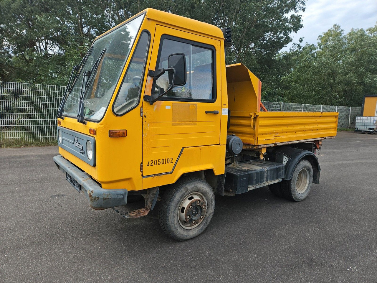 Multicar M26 Dreiseitenkipper 4x4 - Furgoneta basculante: foto 1 Multicar M26 Dreiseitenkipper 4x4 - Furgoneta basculante: foto 1