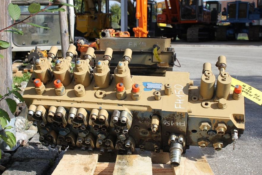 Fiat-Hitachi FH 150 - Válvula hidráulica para Maquinaria de construcción: foto 5 Fiat-Hitachi FH 150 - Válvula hidráulica para Maquinaria de construcción: foto 5