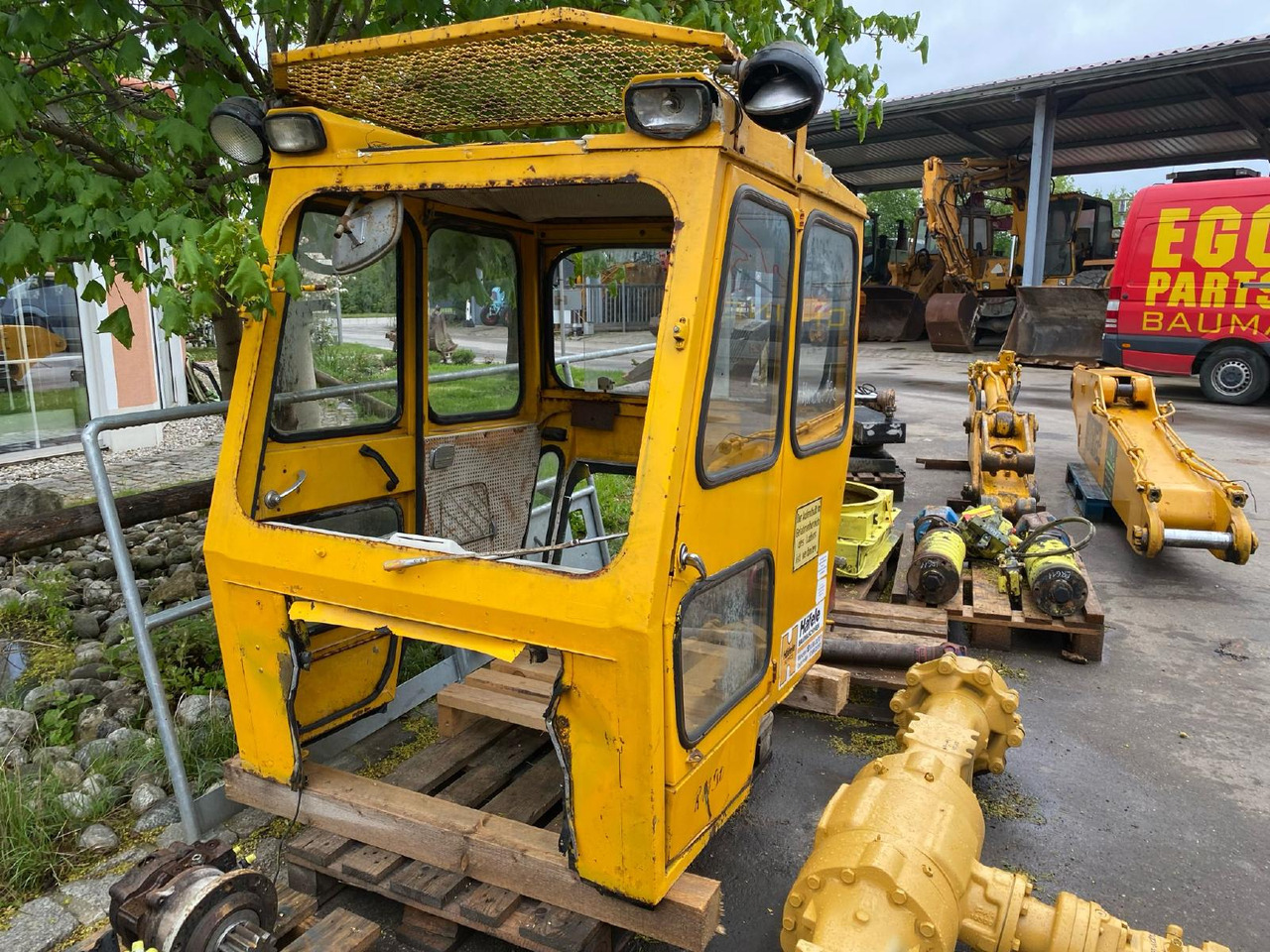 Hanomag 33 C - Cabina para Maquinaria de construcción: foto 1 Hanomag 33 C - Cabina para Maquinaria de construcción: foto 1