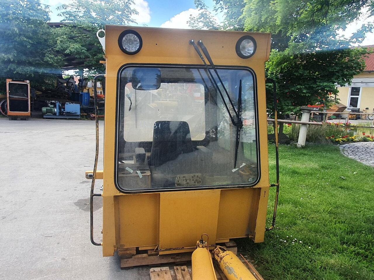 Liebherr LR 631 - Cabina para Cargadora de cadenas: foto 4 Liebherr LR 631 - Cabina para Cargadora de cadenas: foto 4