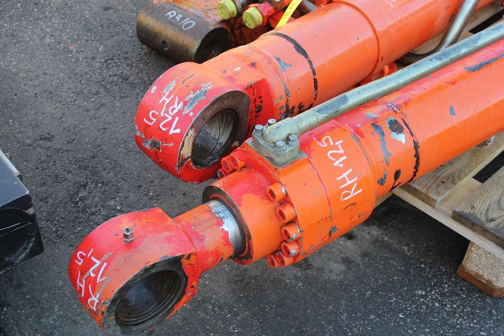 O&K RH 12,5 - Cilindro hidráulico para Excavadora de cadenas: foto 5 O&K RH 12,5 - Cilindro hidráulico para Excavadora de cadenas: foto 5