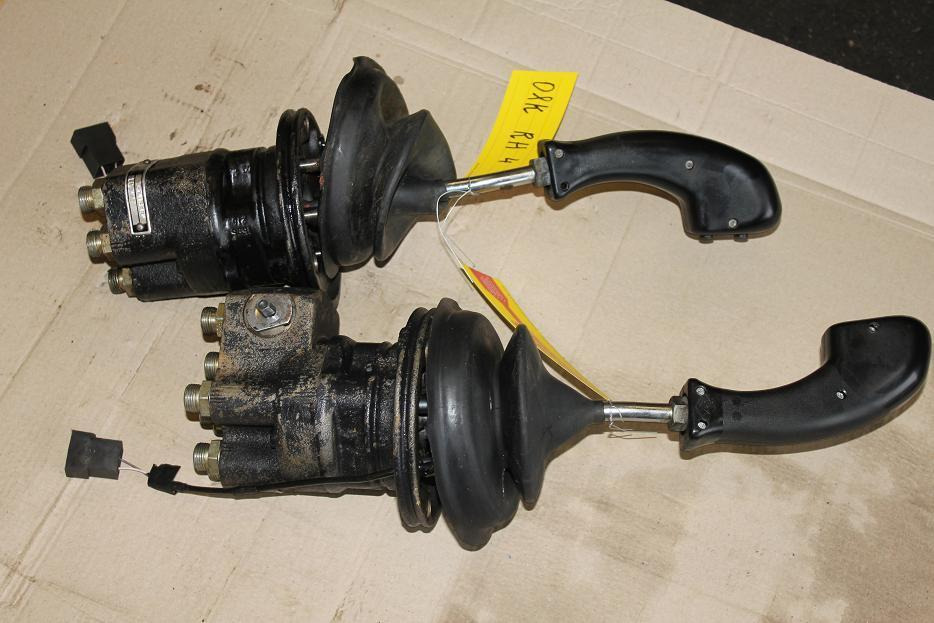 O&K RH 4 PMS Joystick - Cabina e interior para Maquinaria de construcción: foto 2 O&K RH 4 PMS Joystick - Cabina e interior para Maquinaria de construcción: foto 2