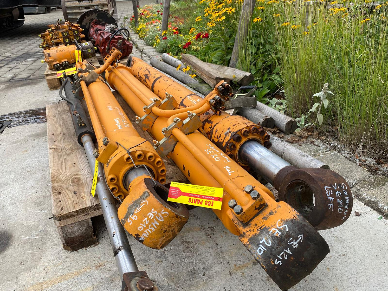 Samsung SE 210 - Cilindro hidráulico para Maquinaria de construcción: foto 2 Samsung SE 210 - Cilindro hidráulico para Maquinaria de construcción: foto 2