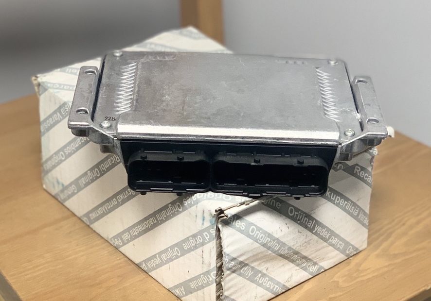 Bosch Sterownik Silnika Engine Control Ducato 2.8 HDI 281011755 for FIAT Ducato Boxer Jumper 2.8HDI 2000 - 2006 Oryginał NOWY commercial vehicle - Unidad de control para Furgoneta: foto 3 Bosch Sterownik Silnika Engine Control Ducato 2.8 HDI 281011755 for FIAT Ducato Boxer Jumper 2.8HDI 2000 - 2006 Oryginał NOWY commercial vehicle - Unidad de control para Furgoneta: foto 3