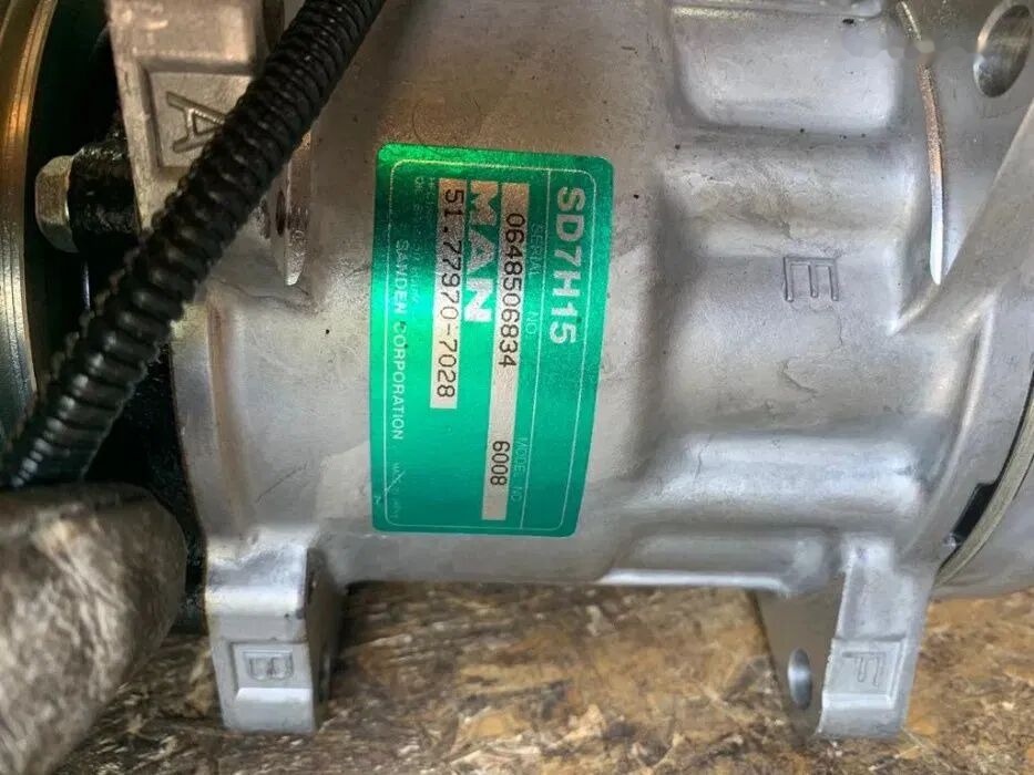 Kompresor Klimatyzacji MAN Sanden 6008 24V NOWY Oryginał Części 51.779707028 MAN - Compresor de aire acondicionado para Camión: foto 2 Kompresor Klimatyzacji MAN Sanden 6008 24V NOWY Oryginał Części 51.779707028 MAN - Compresor de aire acondicionado para Camión: foto 2