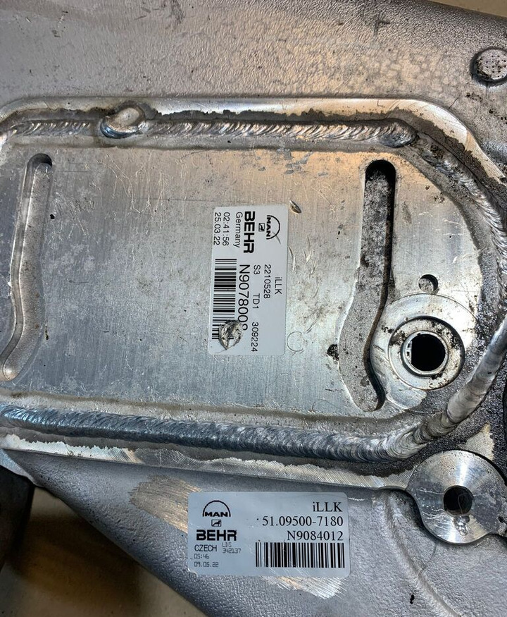 Mahle Original Chłodnica Powietrza Doładowań INTERCOOLER MAN TGL / TGM EURO 6 51.09500-7180 truck - Condensador para Camión: foto 3 Mahle Original Chłodnica Powietrza Doładowań INTERCOOLER MAN TGL / TGM EURO 6 51.09500-7180 truck - Condensador para Camión: foto 3