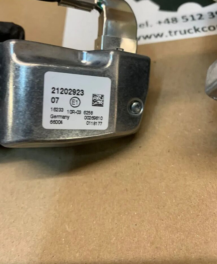 Nowy Zestaw Moduł, Sterownik Kamery Volvo FH4 21723757 / 2120292 - Unidad de control para Camión: foto 2 Nowy Zestaw Moduł, Sterownik Kamery Volvo FH4 21723757 / 2120292 - Unidad de control para Camión: foto 2