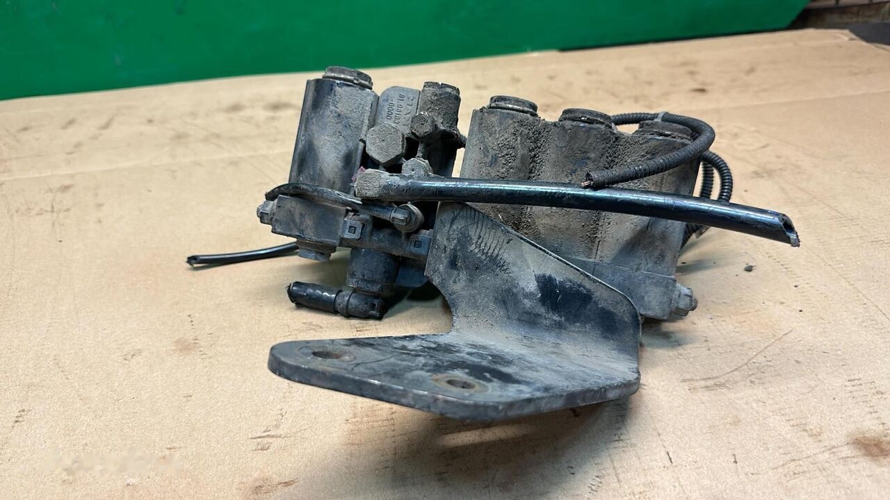 ZAWÓR ELEKTORMAGNETYCZNY 5382900200 MAN TGA 5382900200 - Válvula de freno para Camión: foto 1 ZAWÓR ELEKTORMAGNETYCZNY 5382900200 MAN TGA 5382900200 - Válvula de freno para Camión: foto 1