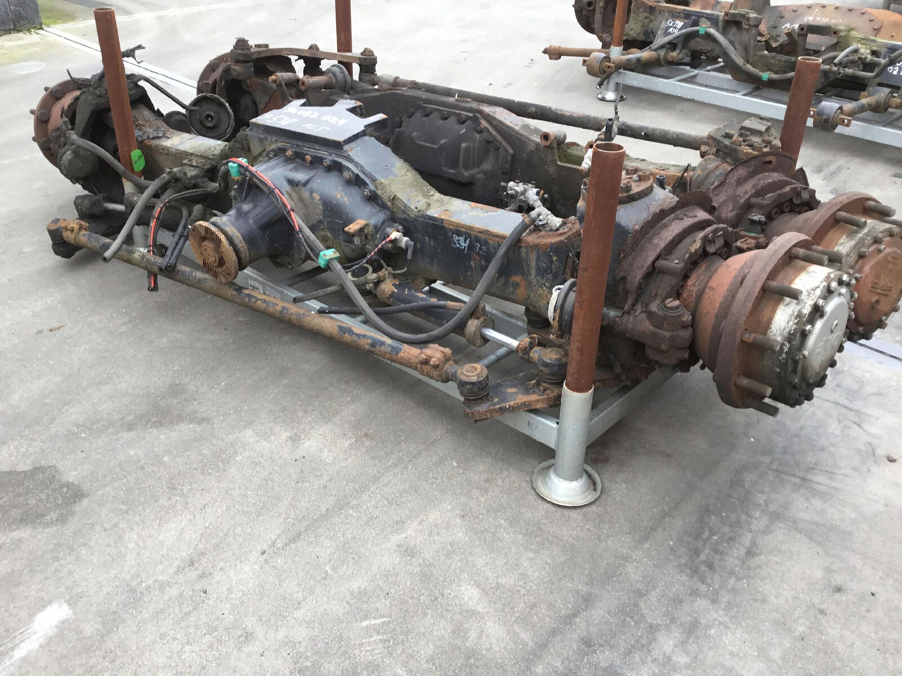 DAF SK 598 axle 5 - Eje y piezas para Autogrúa: foto 1 DAF SK 598 axle 5 - Eje y piezas para Autogrúa: foto 1