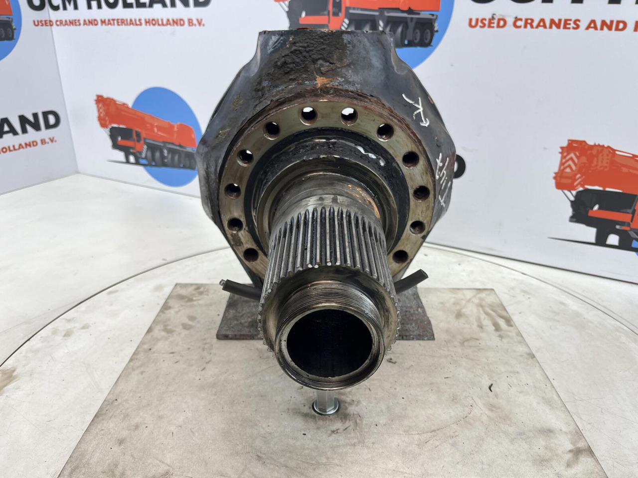 FAUN ATF 45-3 Steering knuckle 16 holes axle 3 - Mangueta para Autogrúa: foto 2 FAUN ATF 45-3 Steering knuckle 16 holes axle 3 - Mangueta para Autogrúa: foto 2