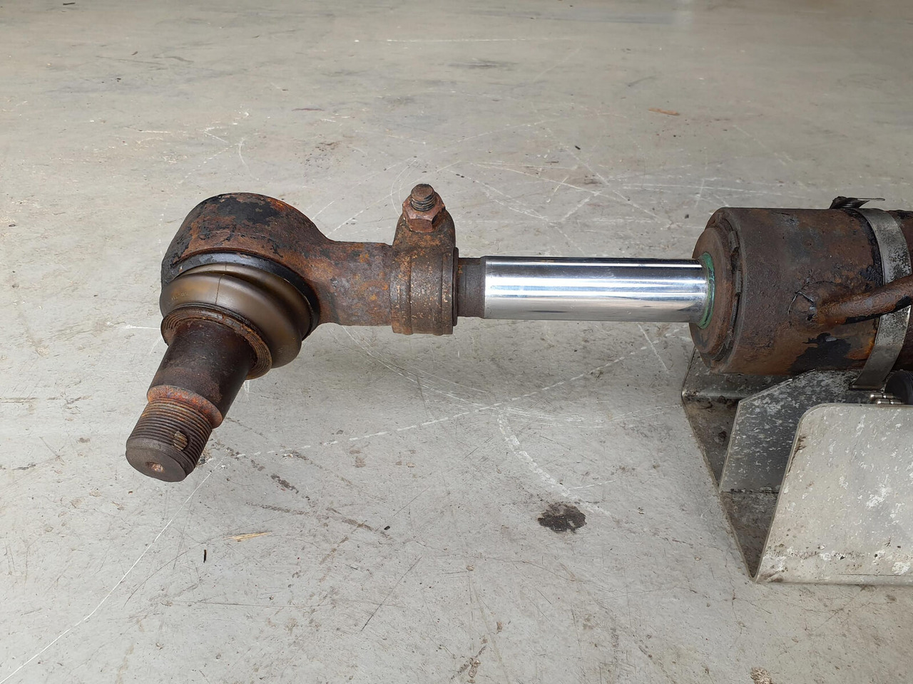 FAUN ATF 45-3 steering cilinder right axle 3 - Cilindro hidráulico para Autogrúa: foto 5 FAUN ATF 45-3 steering cilinder right axle 3 - Cilindro hidráulico para Autogrúa: foto 5